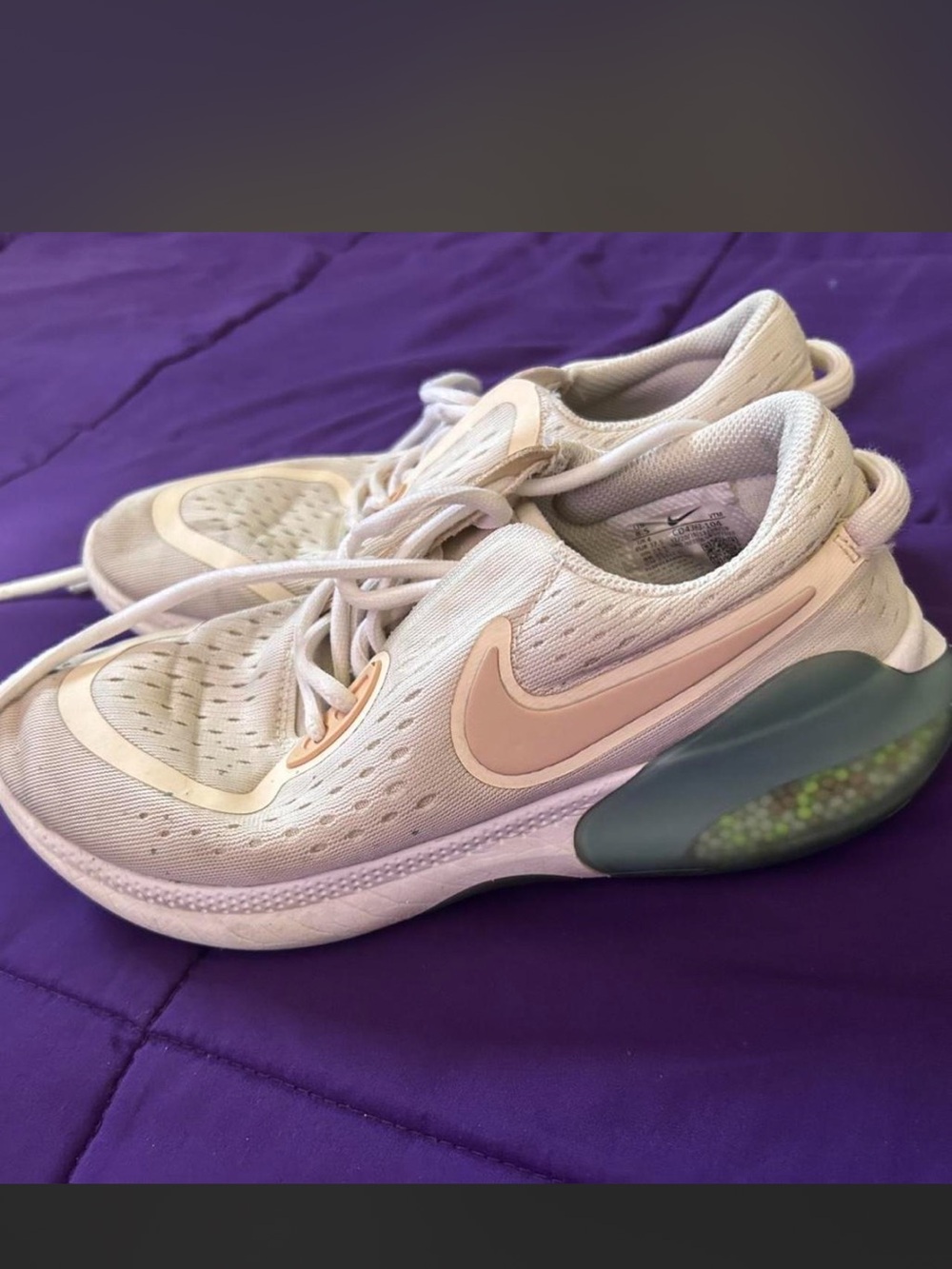 Nike Women's Light Pink and White Athletic Running Shoes